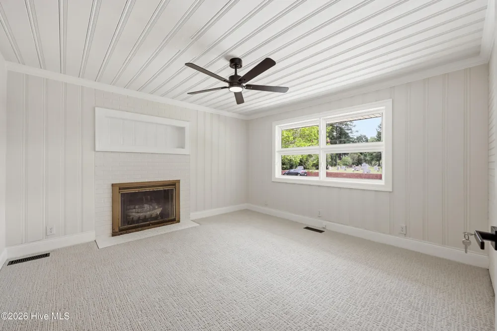 3222 North Contentnea Street Farmville, NC 27828