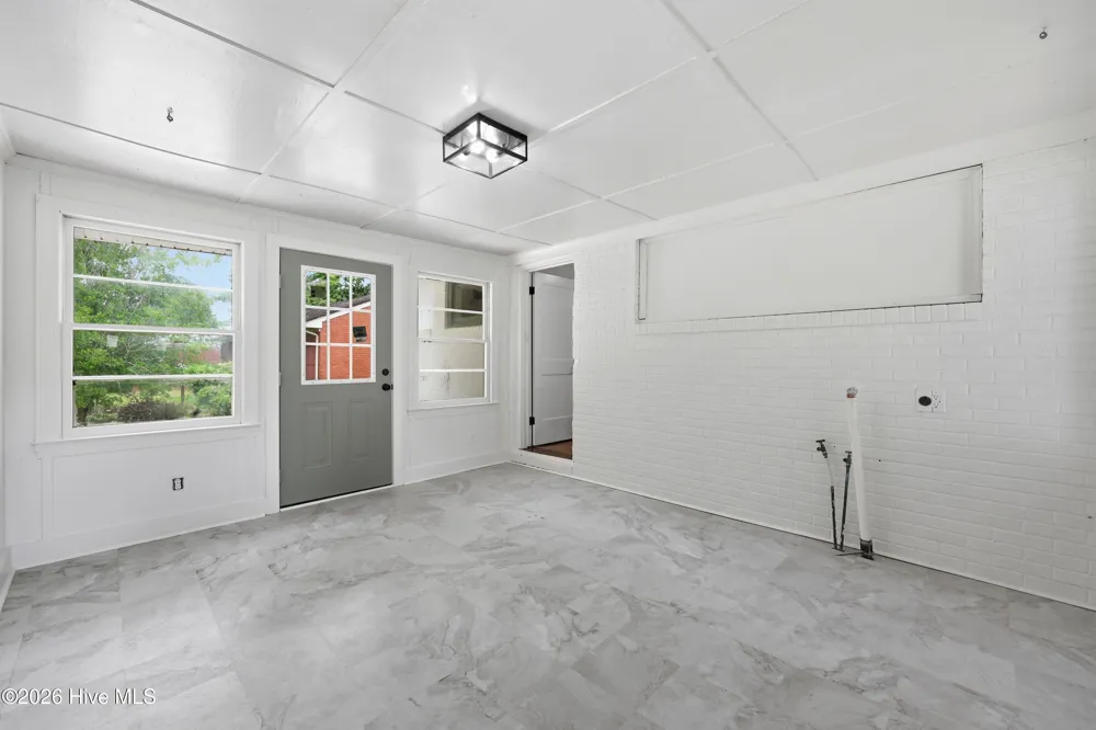 3222 North Contentnea Street Farmville, NC 27828