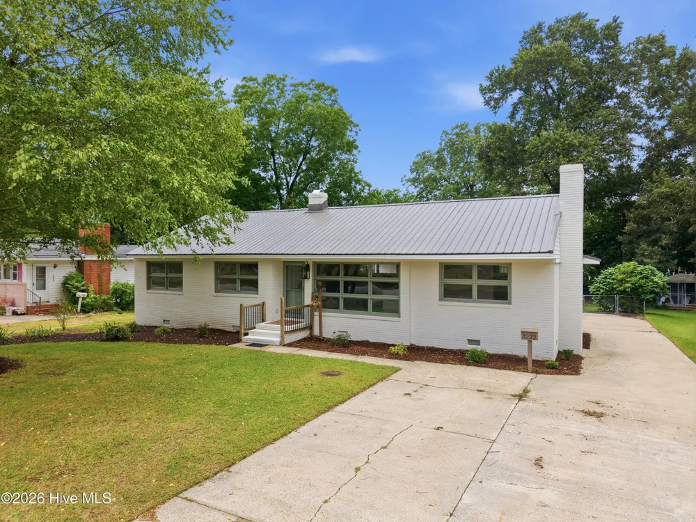 3222 North Contentnea Street Farmville, NC 27828