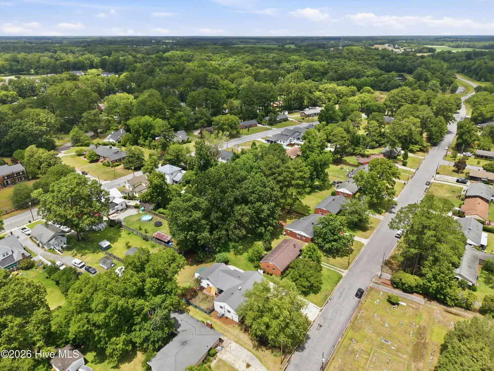 3222 North Contentnea Street Farmville, NC 27828