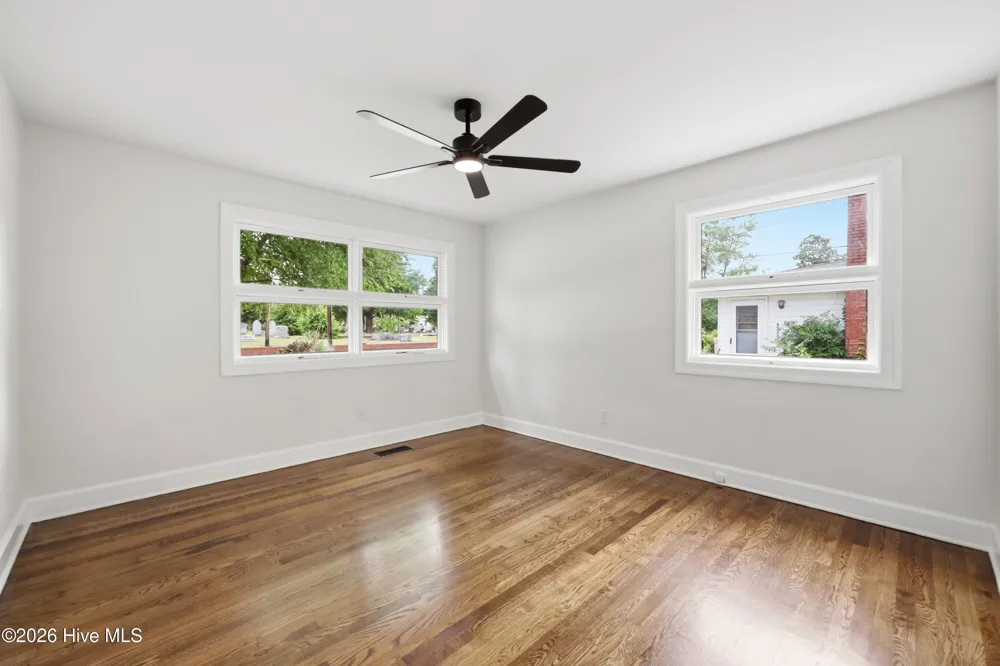 3222 North Contentnea Street Farmville, NC 27828