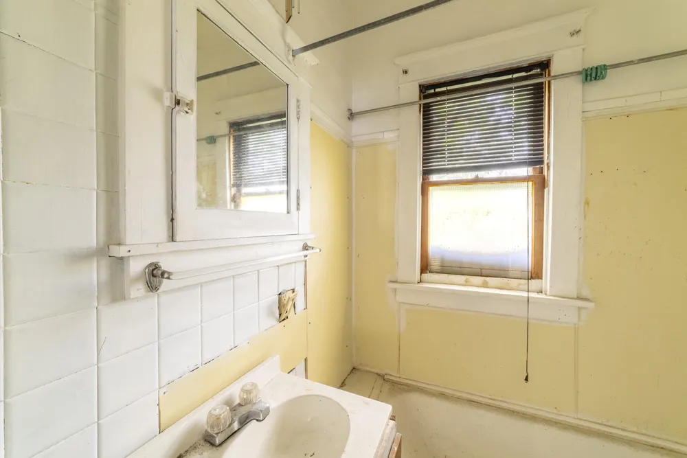 4747 Drummond Street East Chicago, IN 46312