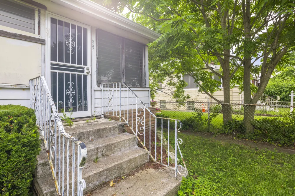 4747 Drummond Street East Chicago, IN 46312