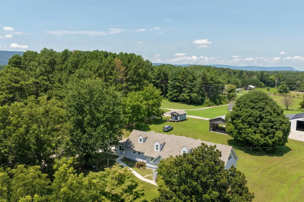 70 Cottage Lane Chickamauga, GA 30707