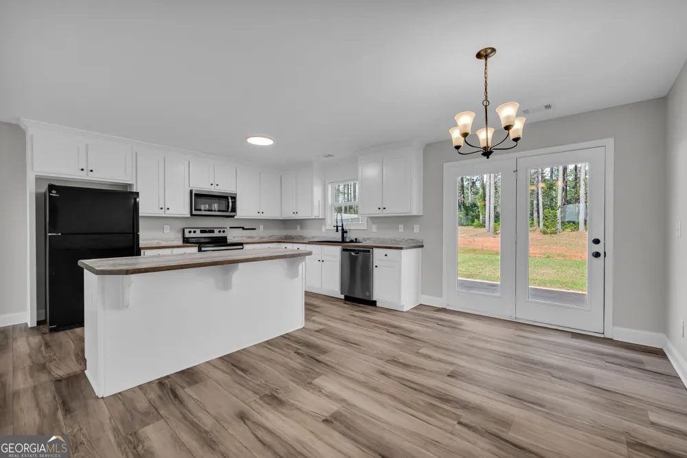 2832 Mount Hebron RD Hartwell, GA 30643