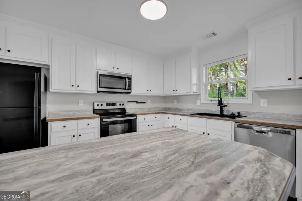 2832 Mount Hebron RD Hartwell, GA 30643