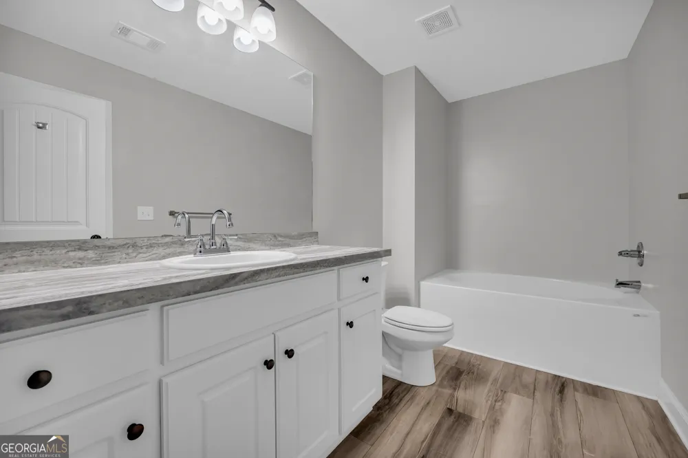 2832 Mount Hebron RD Hartwell, GA 30643