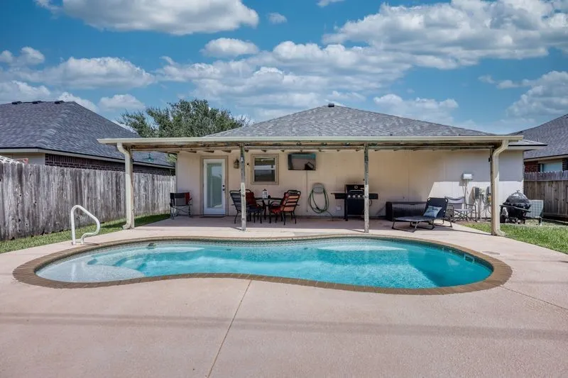 1126 Cupertino Street Portland, TX 78374