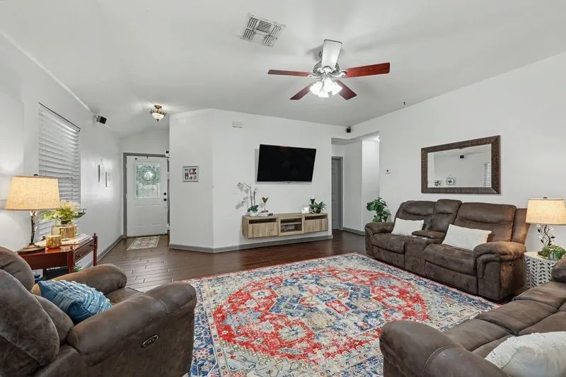 1126 Cupertino Street Portland, TX 78374