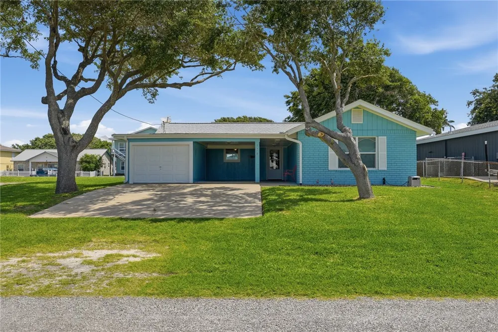 128 Palm Drive Rockport, TX 78382