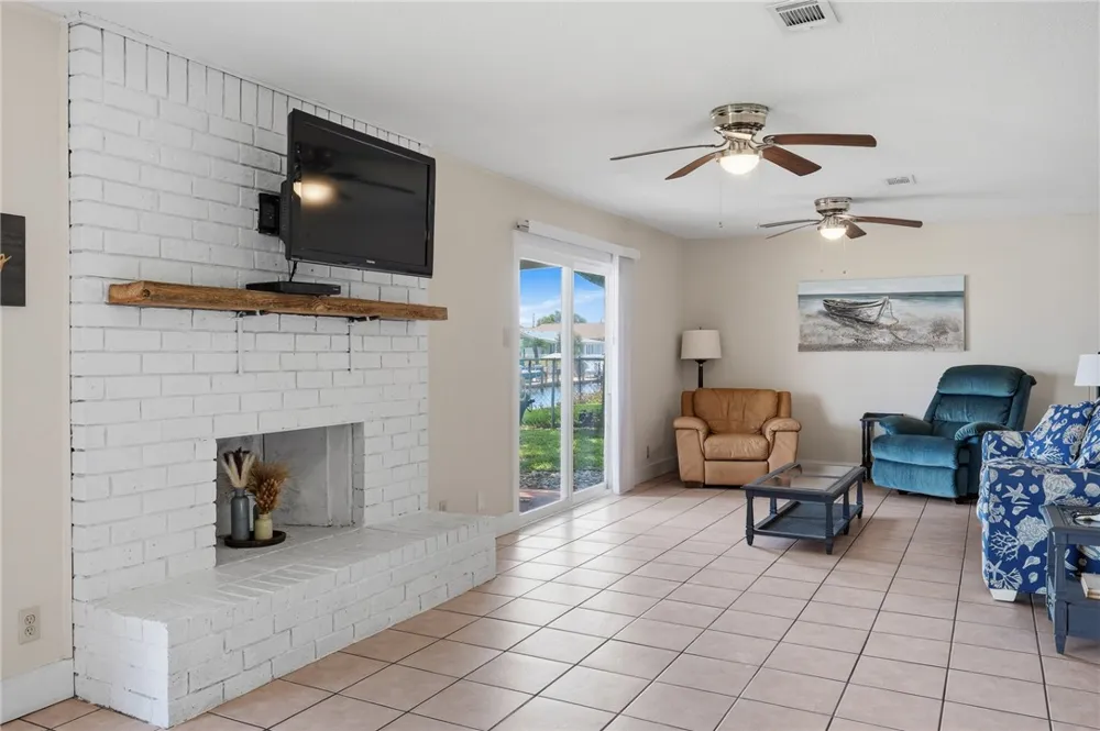 128 Palm Drive Rockport, TX 78382