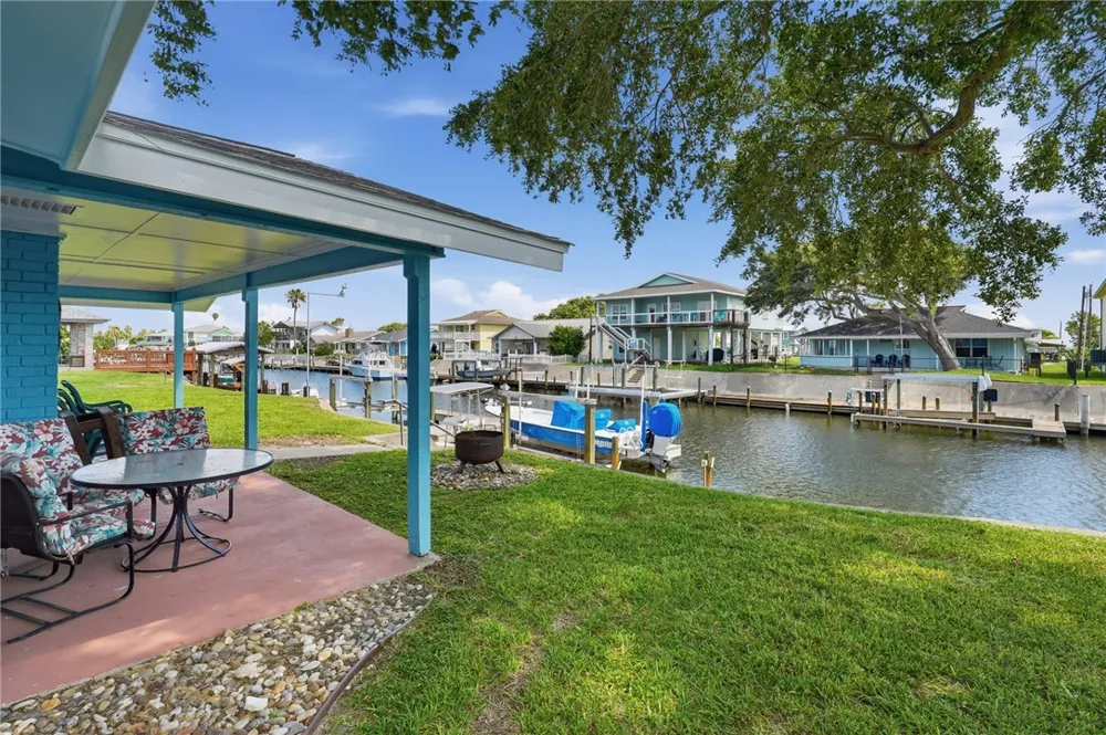 128 Palm Drive Rockport, TX 78382