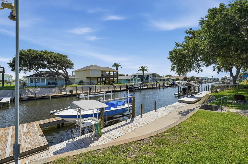 128 Palm Drive Rockport, TX 78382