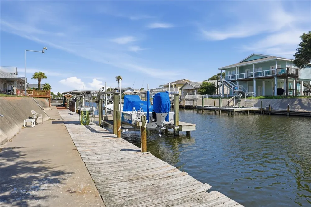 128 Palm Drive Rockport, TX 78382