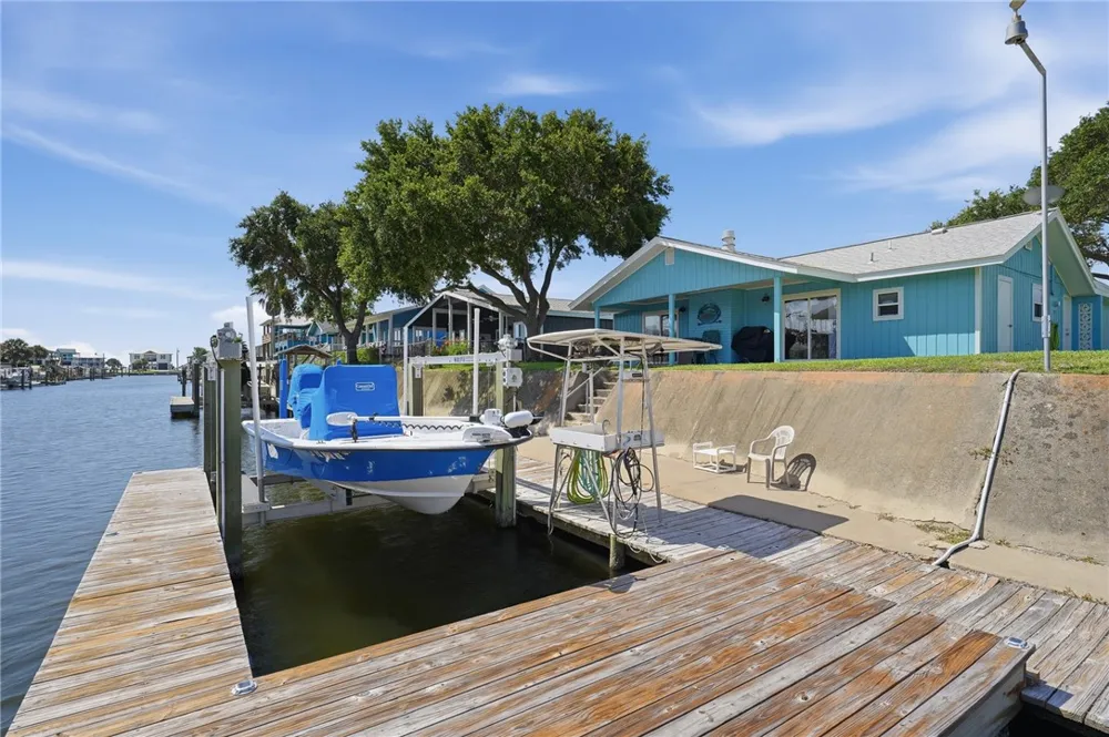128 Palm Drive Rockport, TX 78382