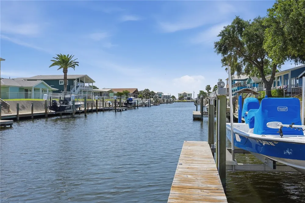 128 Palm Drive Rockport, TX 78382