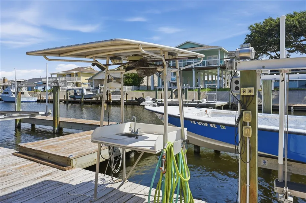 128 Palm Drive Rockport, TX 78382