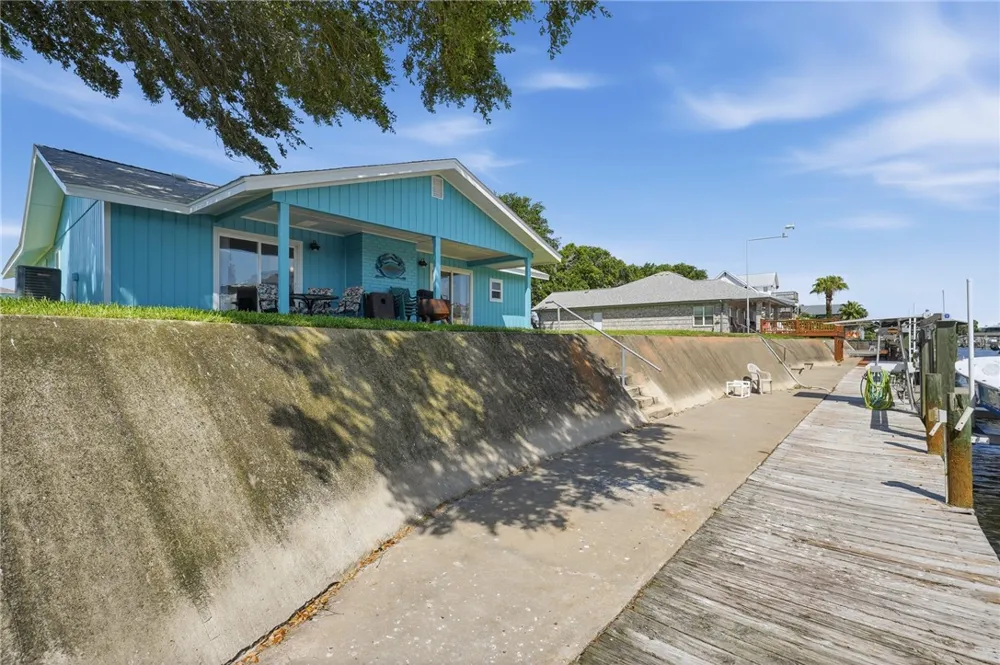 128 Palm Drive Rockport, TX 78382
