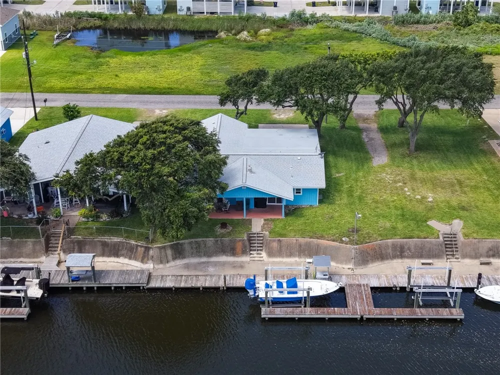 128 Palm Drive Rockport, TX 78382