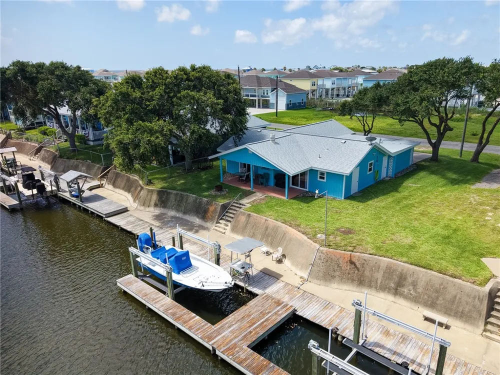 128 Palm Drive Rockport, TX 78382