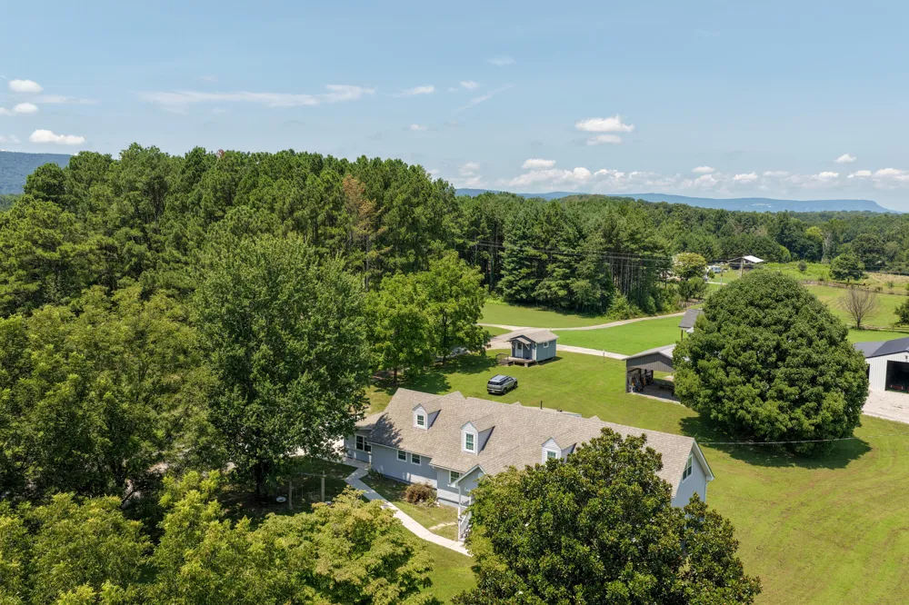 70 Cottage Lane Chickamauga, GA 30707