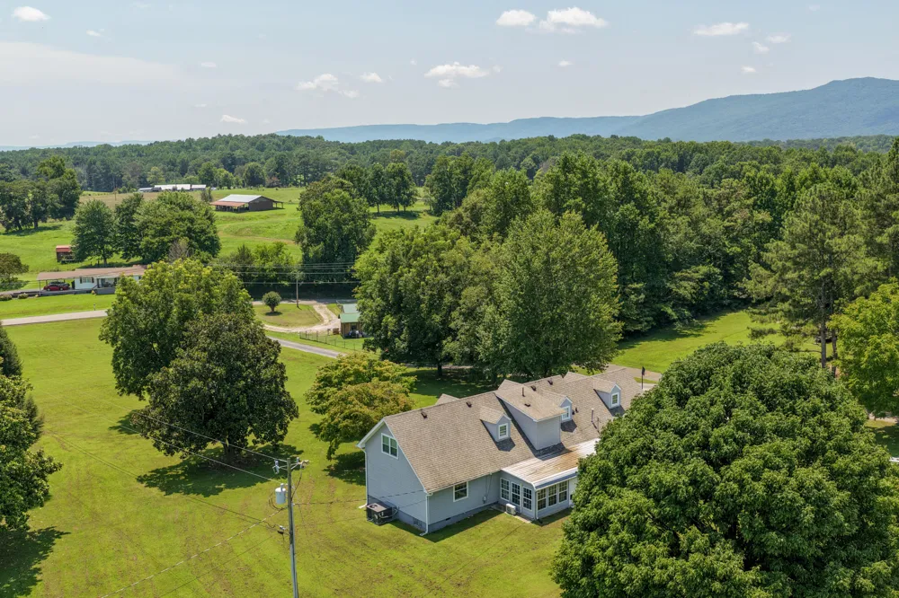 70 Cottage Lane Chickamauga, GA 30707
