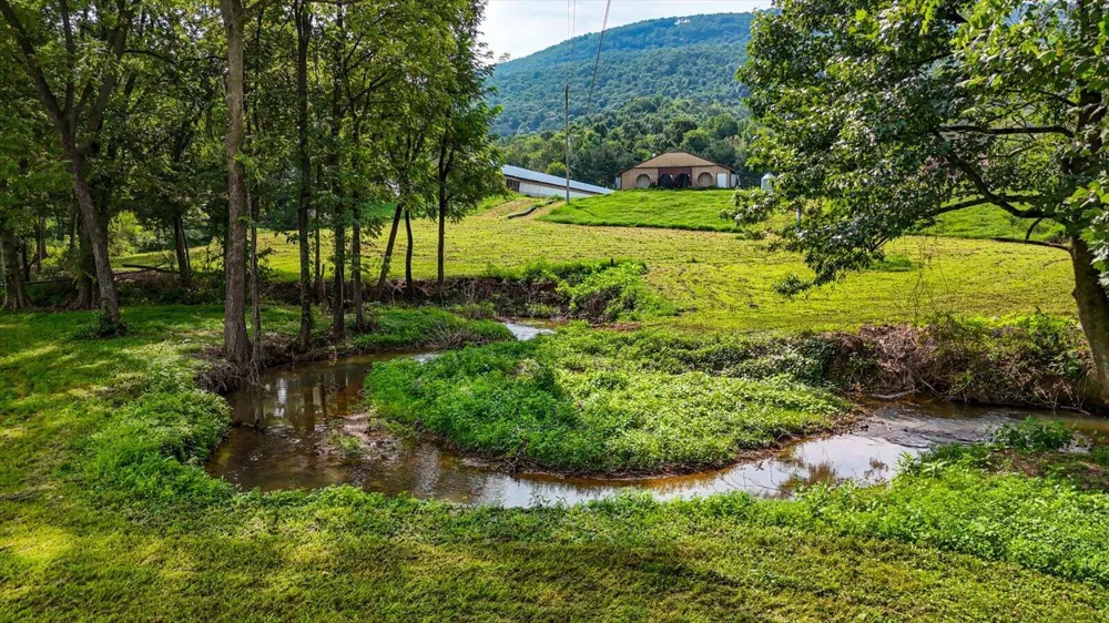 810 Ketner Cove Road Whitwell, TN 37397