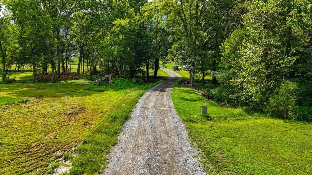 810 Ketner Cove Road Whitwell, TN 37397