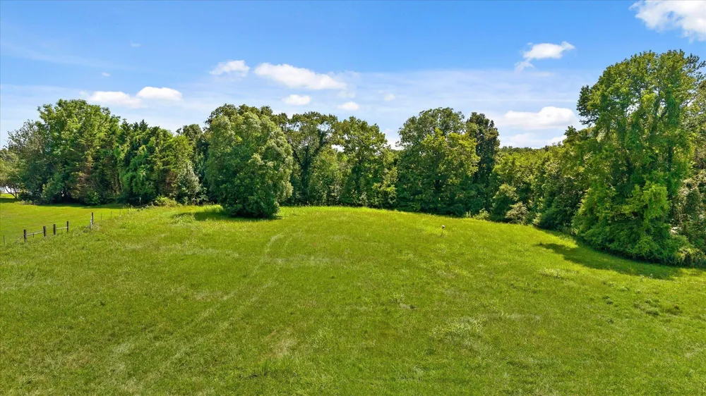 4329 Ga 301 Highway Trenton, GA 30752