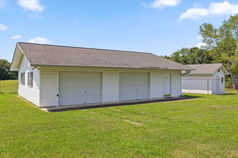 4329 Ga 301 Highway Trenton, GA 30752