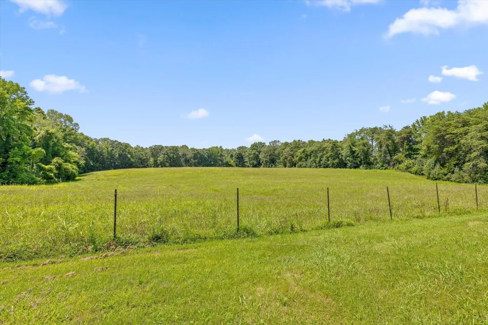 4329 Ga 301 Highway Trenton, GA 30752