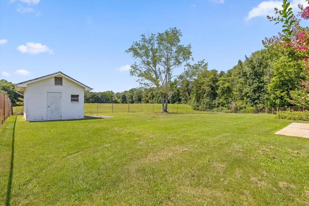 4329 Ga 301 Highway Trenton, GA 30752