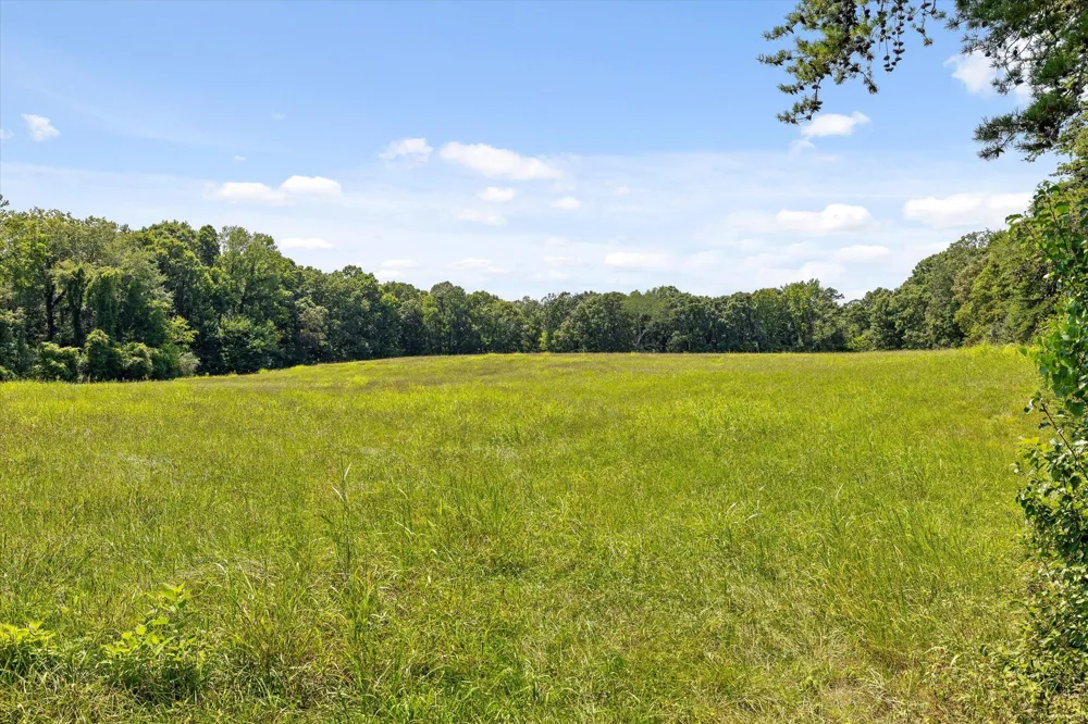 4329 Ga 301 Highway Trenton, GA 30752