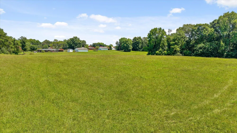 4329 Ga 301 Highway Trenton, GA 30752