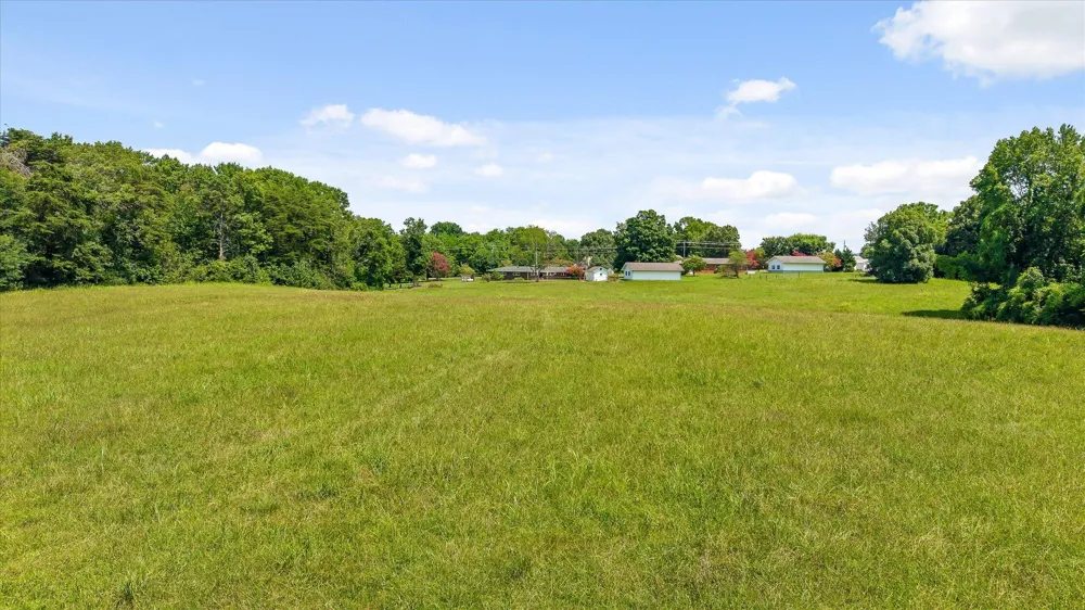 4329 Ga 301 Highway Trenton, GA 30752