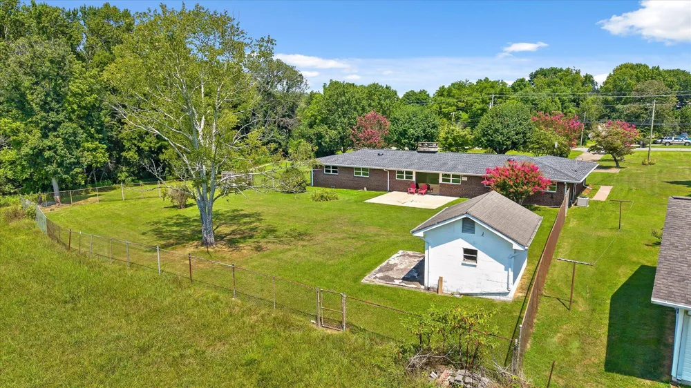4329 Ga 301 Highway Trenton, GA 30752