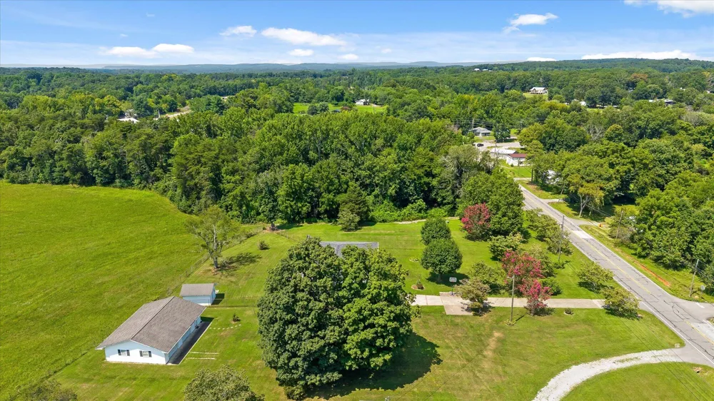 4329 Ga 301 Highway Trenton, GA 30752