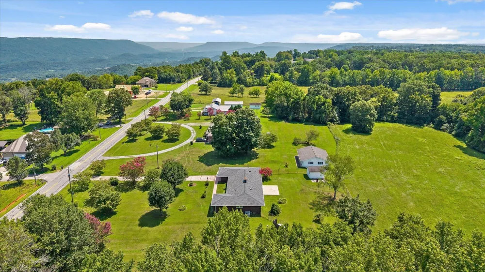 4329 Ga 301 Highway Trenton, GA 30752