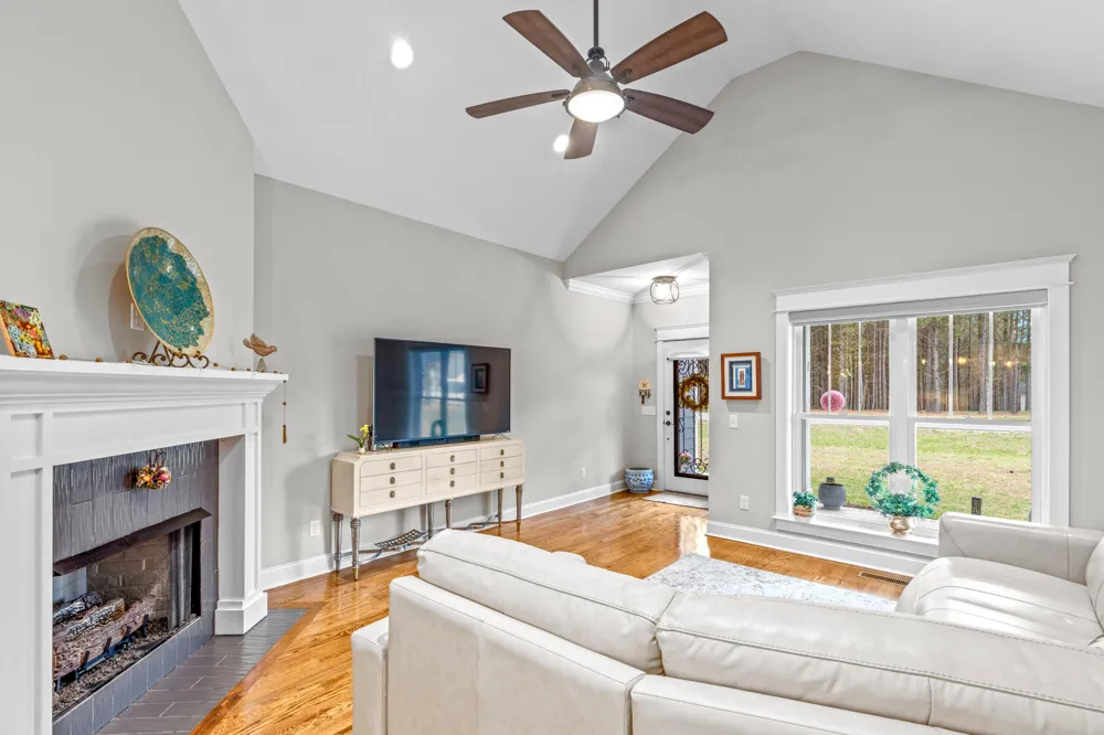 3475 Crockett Pointe Jasper, TN 37347