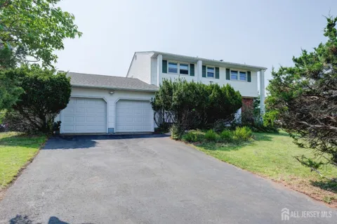 23 Charlton Avenue