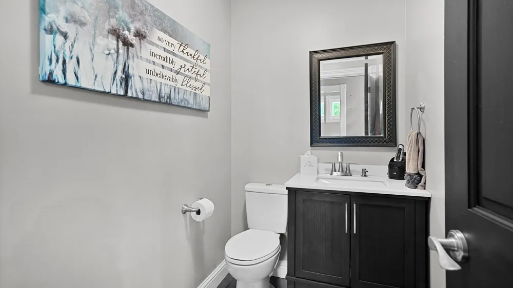 7115 Clinton Trail Clarksville, MI 48815