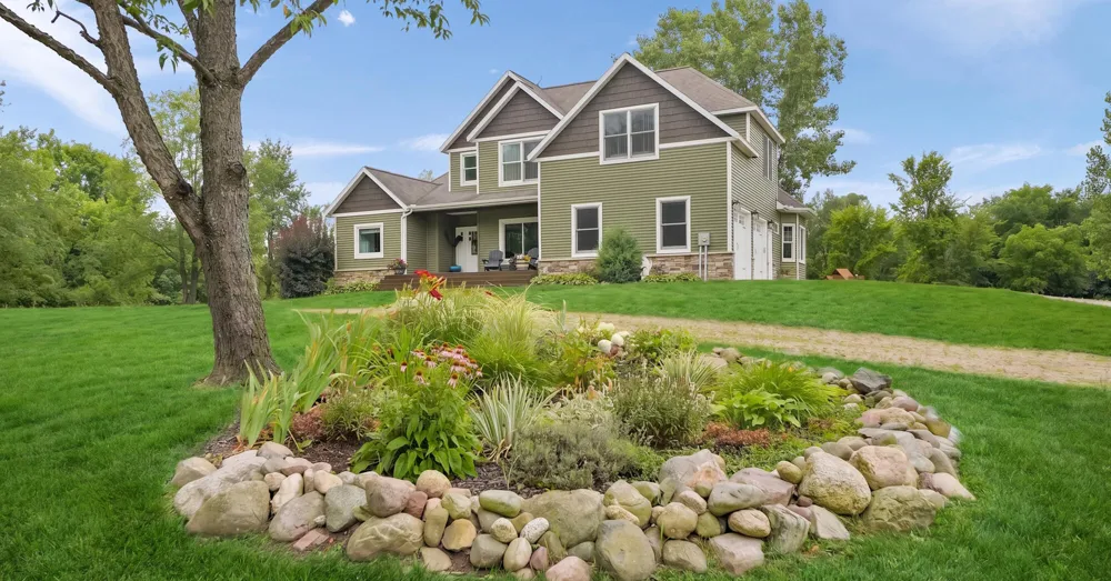 7115 Clinton Trail Clarksville, MI 48815