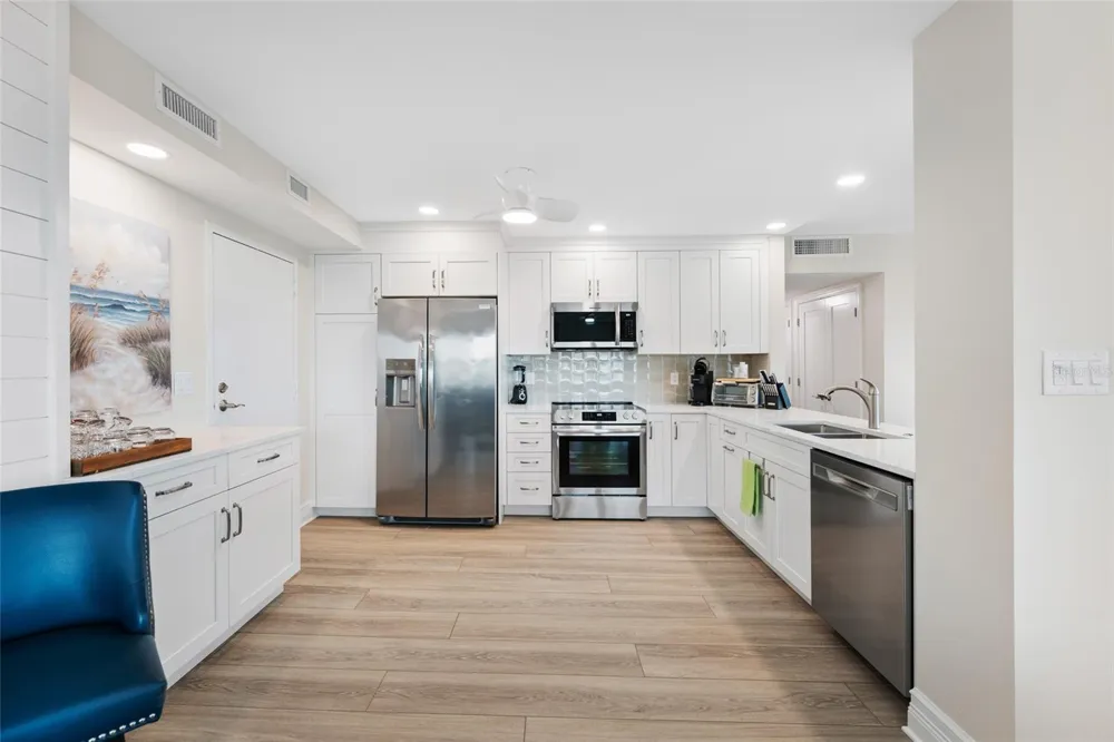 1621 GULF BOULEVARD #501 Clearwater Beach, FL 33767