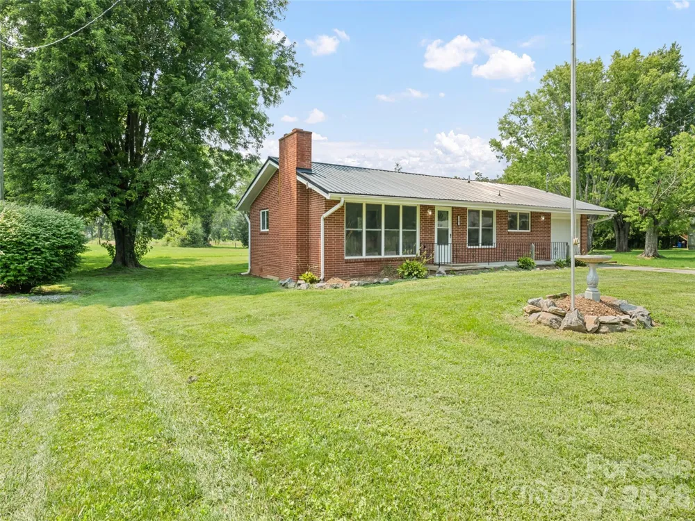 70 Levi Street Clyde, NC 28721