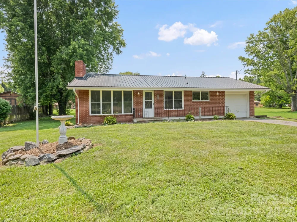 70 Levi Street Clyde, NC 28721