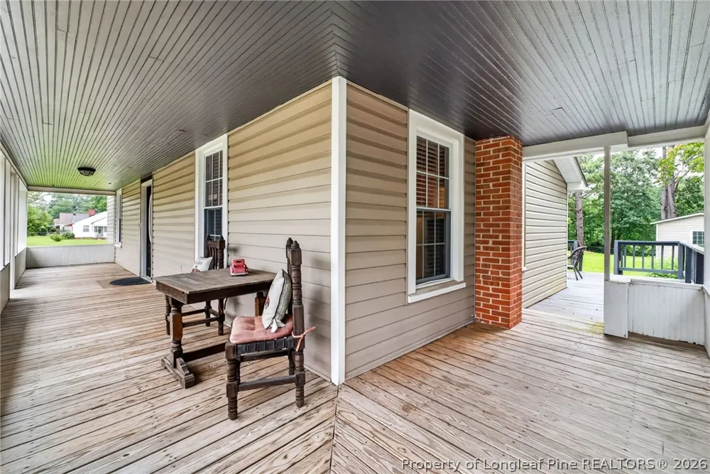 423 E Edinborough Avenue Raeford, NC 28376