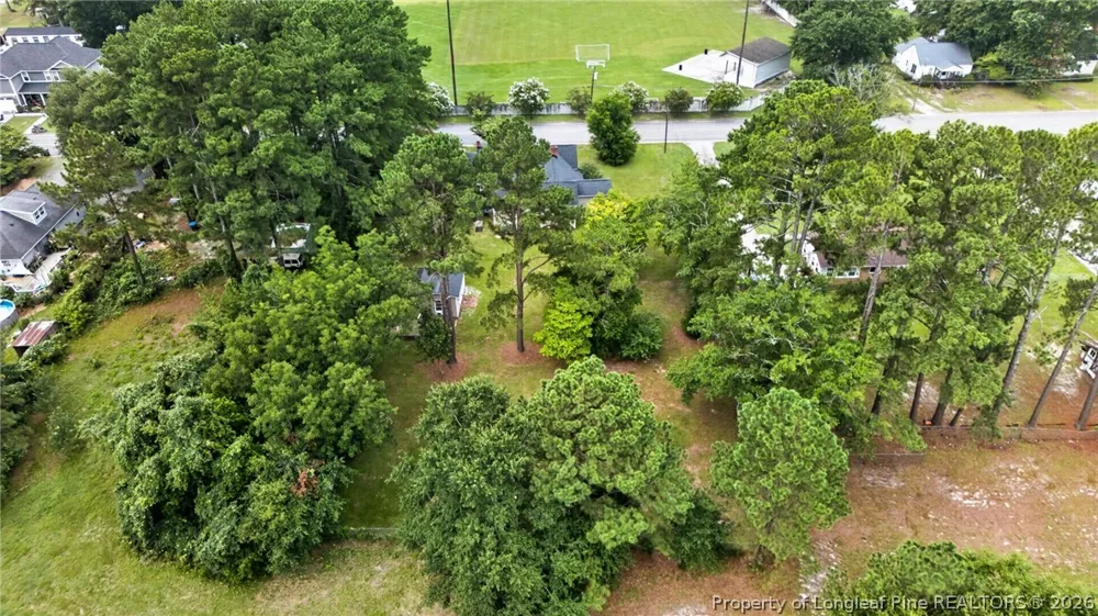 423 E Edinborough Avenue Raeford, NC 28376