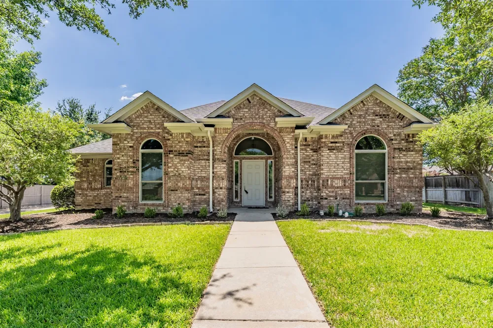 1057 Oak Valley Court Keller, TX 76248