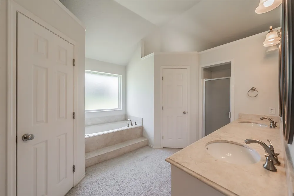 1057 Oak Valley Court Keller, TX 76248