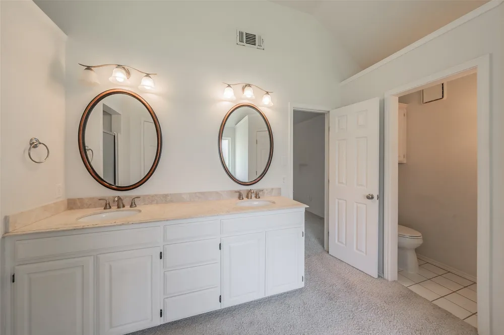 1057 Oak Valley Court Keller, TX 76248